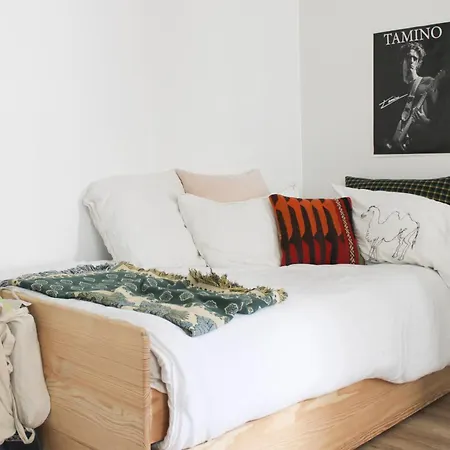 아파트 Charming Studio On Wooded Courtyard