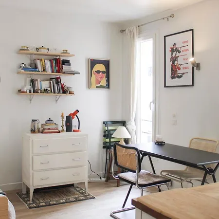 Charming Studio On Wooded Courtyard * 파리